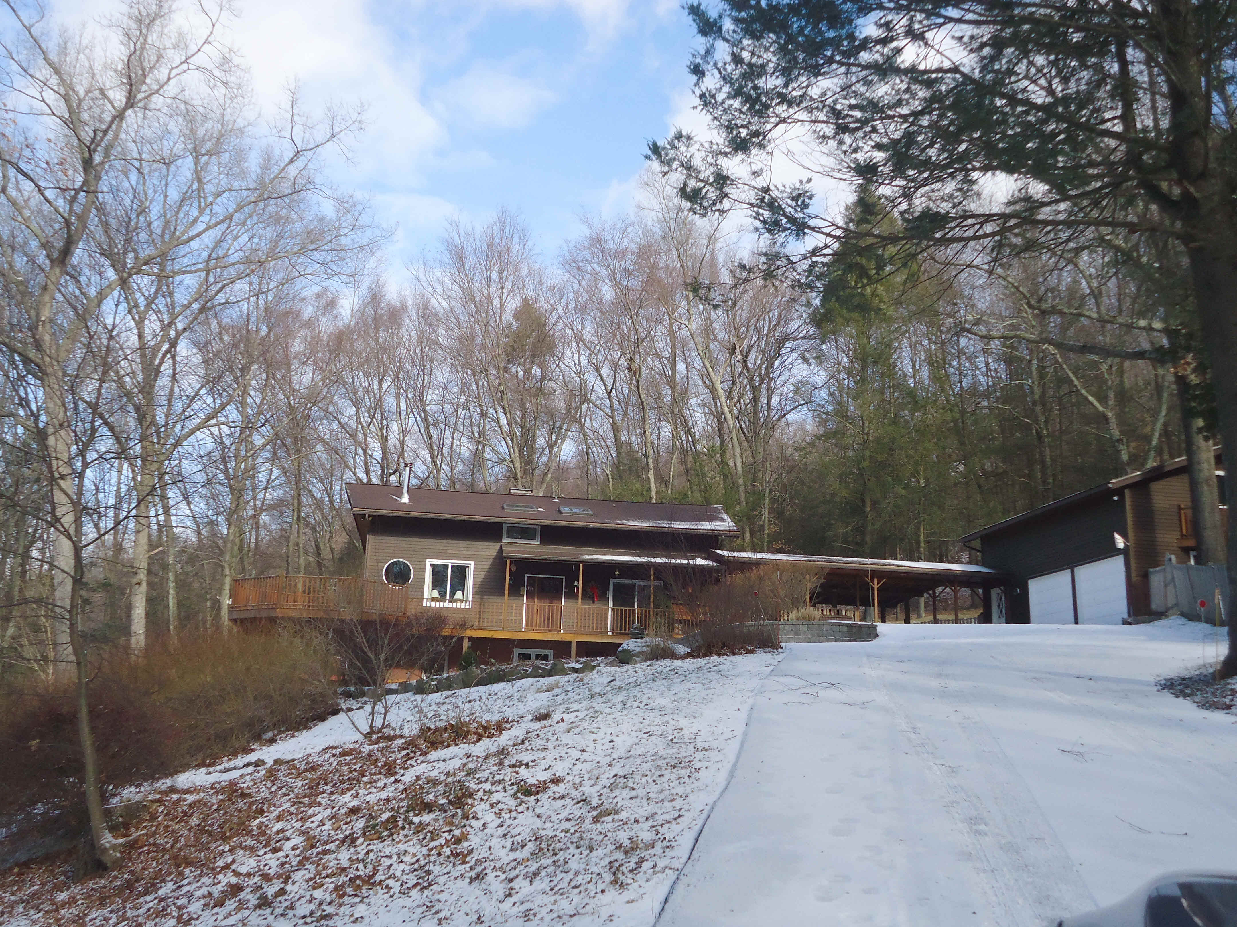 Building photograph for 129 CLATTER VALLEY RD